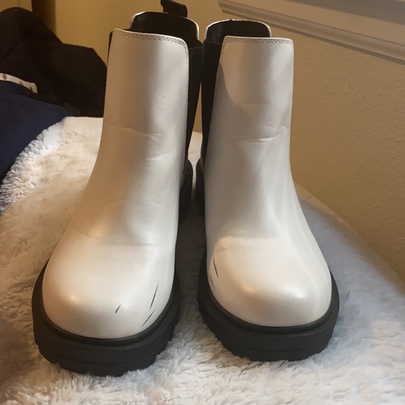 White Chelsea Ankle Boots - Picture 2 of 4
